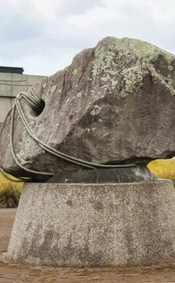 Toka & Pouwhenua